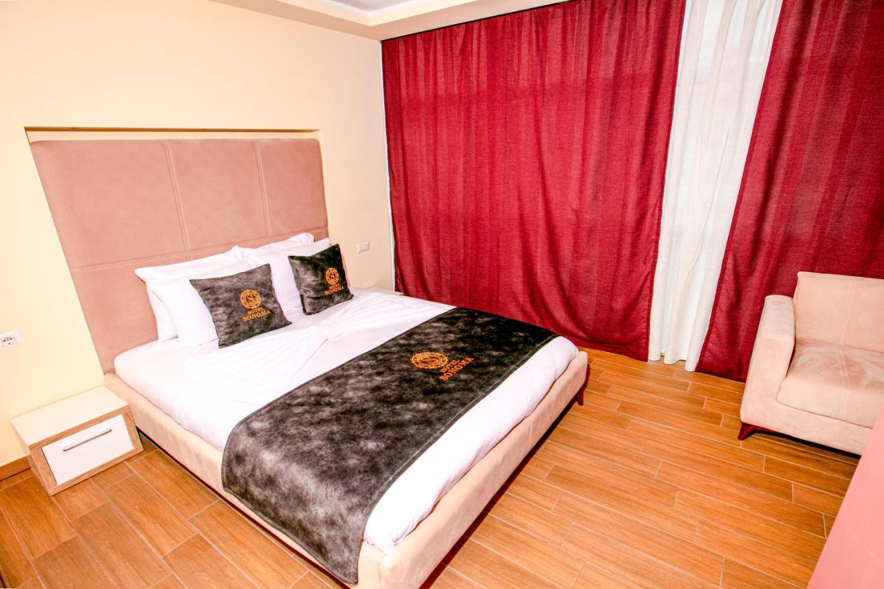 Hotel Sonoma Kosovo Polje Buitenkant foto